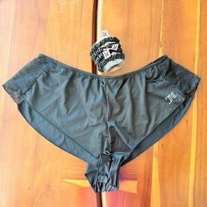 New Without Tags - Juicy Couture Shorts & Hair Ties